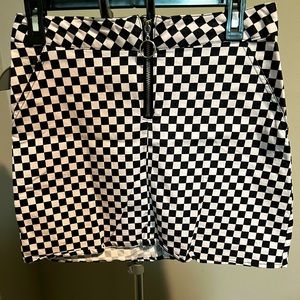 Rue21, US Size Medium, Black and White Checkers